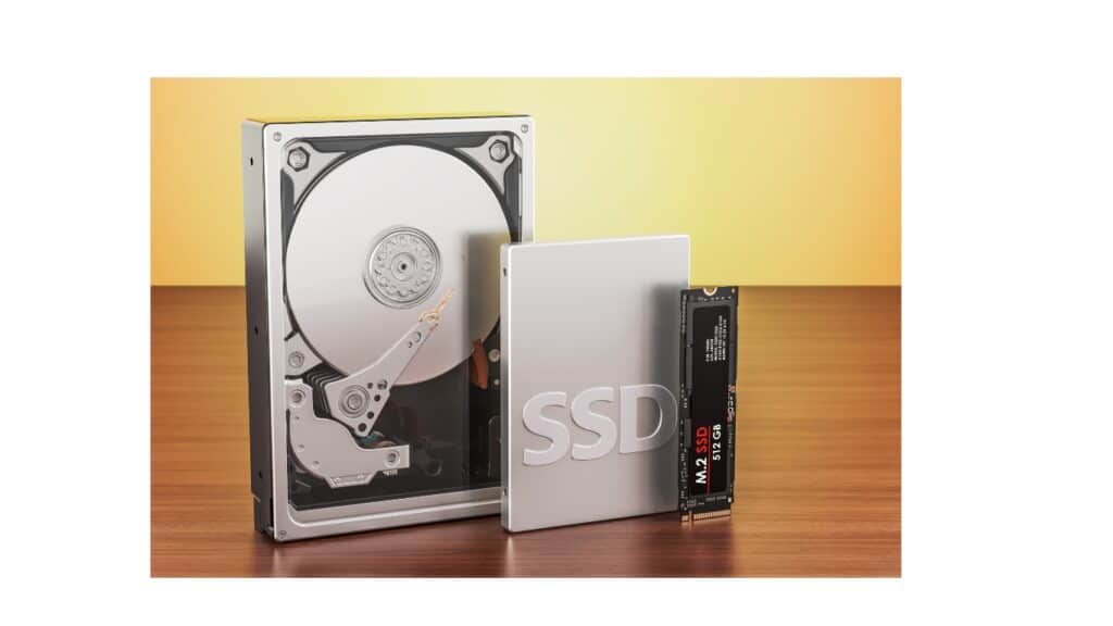 Image comparant un disque dur HDD et deux types de SSD, illustrant les performances et formats de stockage.
